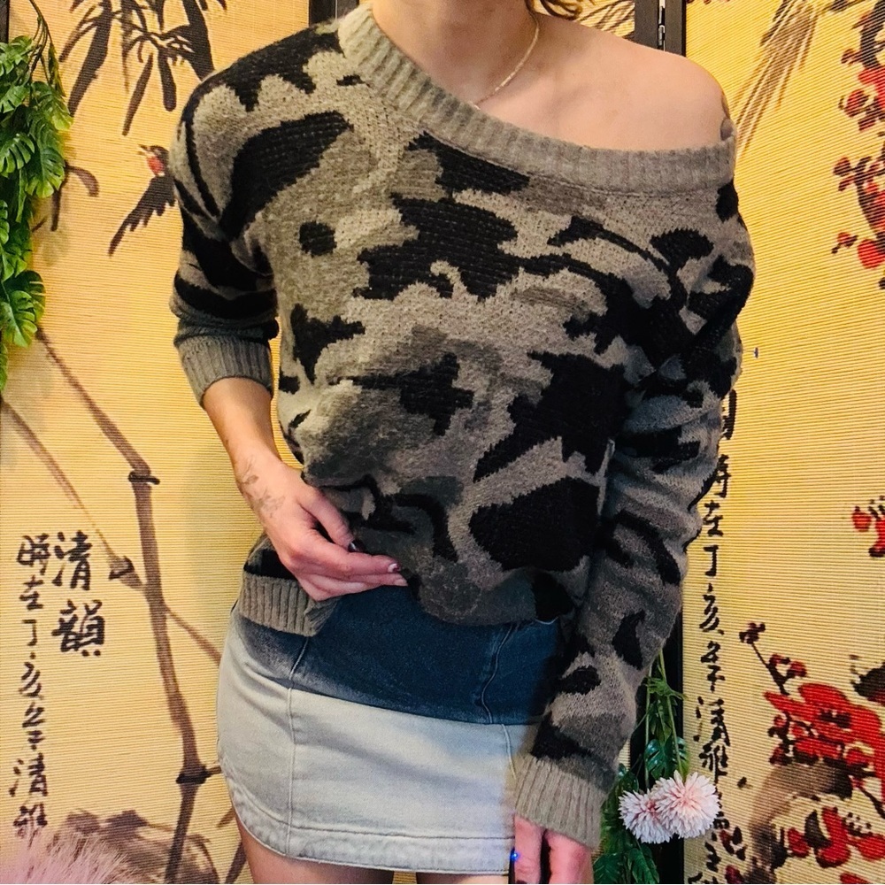 Katsumi Women’s Y2K Retro Camouflage Crewneck Sweater Size M​
